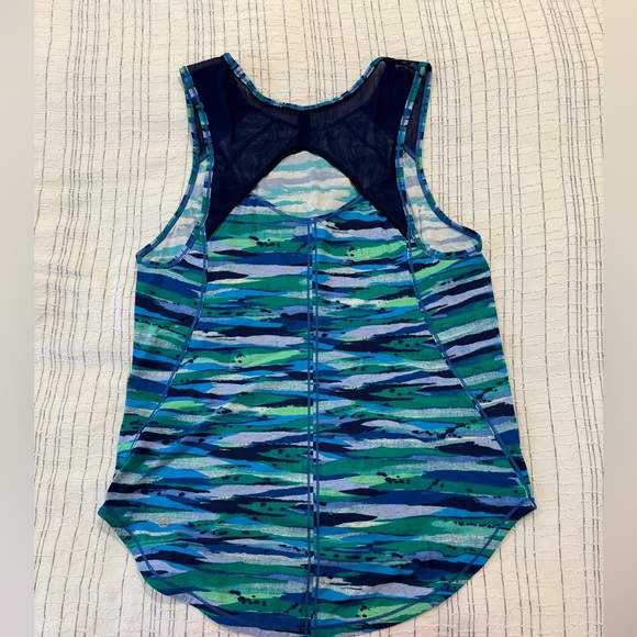 Lululemon tank top - Picture 3 of 4